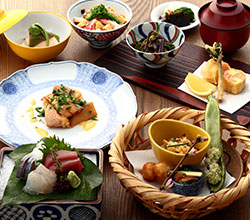 きもの永見でお宮参りをすませたあとは、鳥取県内のお食事処へ。
